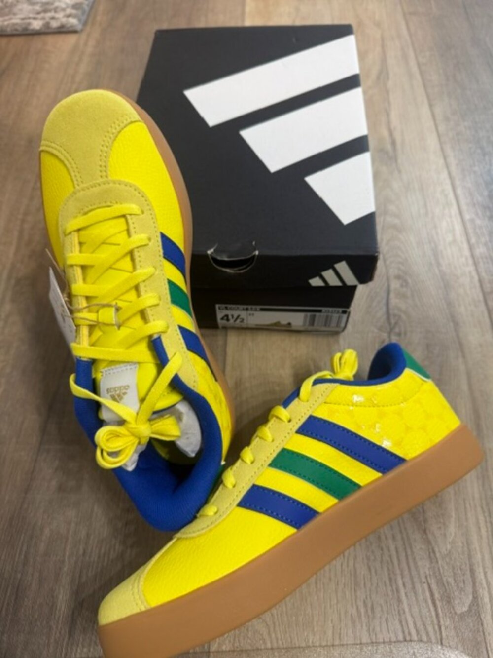 NEW Adidas VL Court 3.0K Athletic Shoes Blue Yellow Size 4.5 US